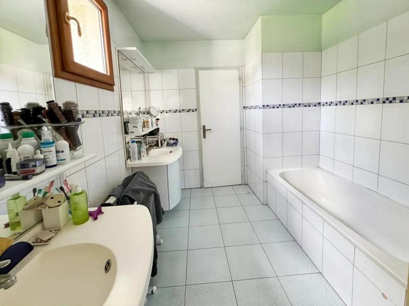 Maison - 213 m² - 6 pièces