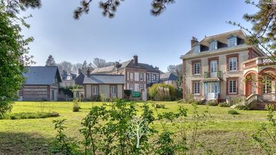 Villa - 336 m² - 13 pièces