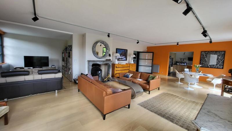 Maison - 300 m² - 8 pièces