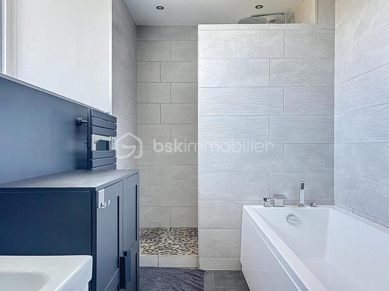 Demeure - 200 m² - 7 pièces