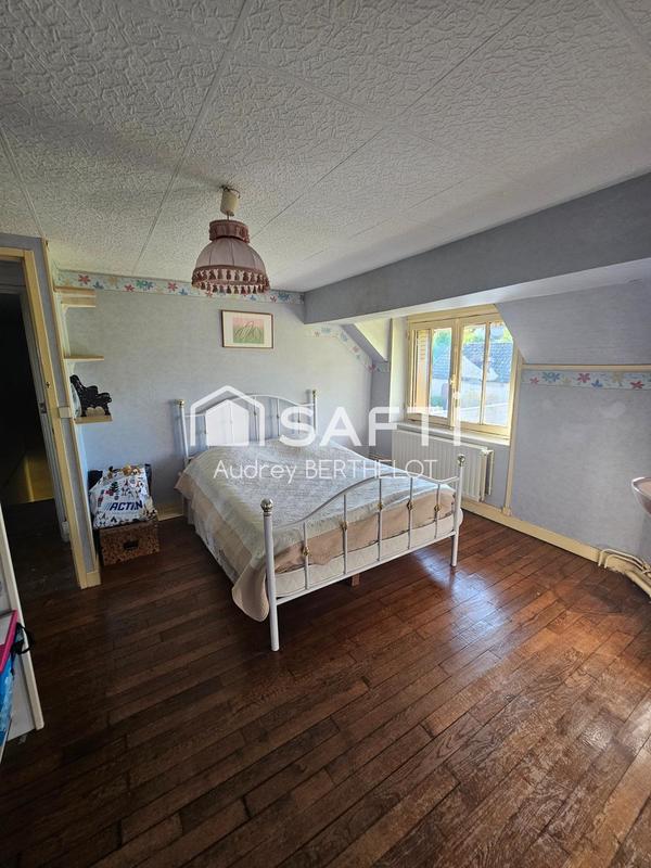 Maison - 256 m² - 8 pièces