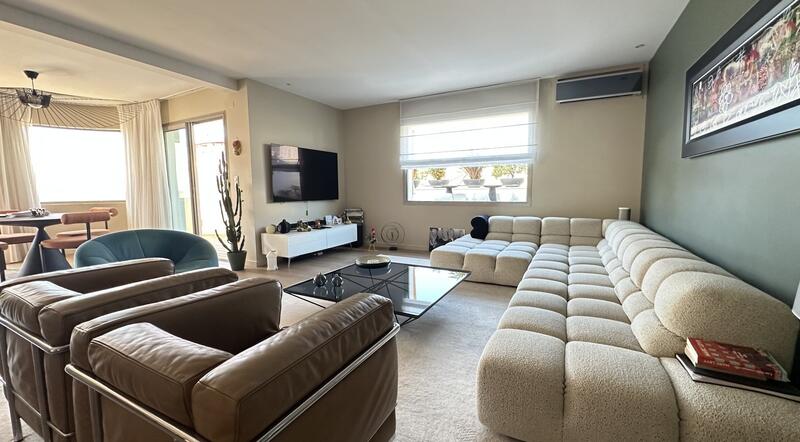 Appartement - 100 m² - 3 pièces