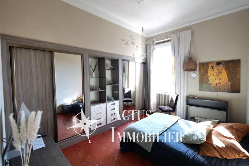 Maison - 182 m² - 7 pièces