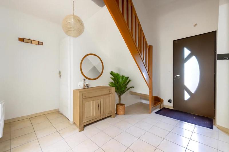 Maison - 195 m² - 6 pièces