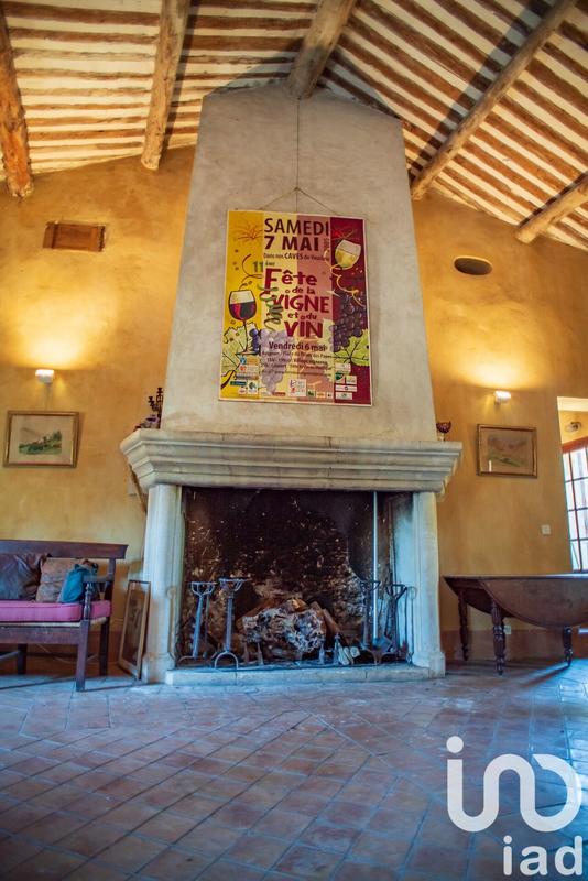 Maison - 693 m² - 10 pièces