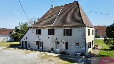 Maison - 264 m² - 9 pièces