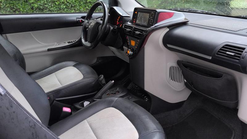 Toyota iQ 1.3 VVTi 100 MultiDrive City Racer