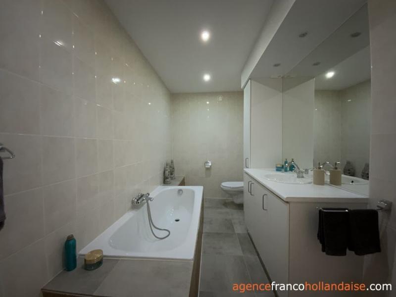 Maison - 340 m² - 18 pièces