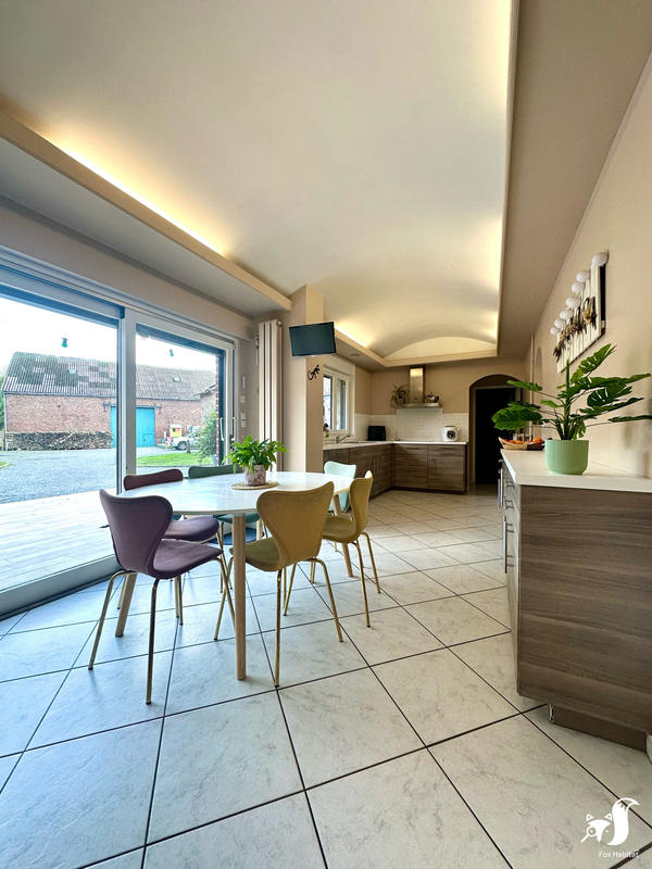 Maison - 210 m² - 6 pièces