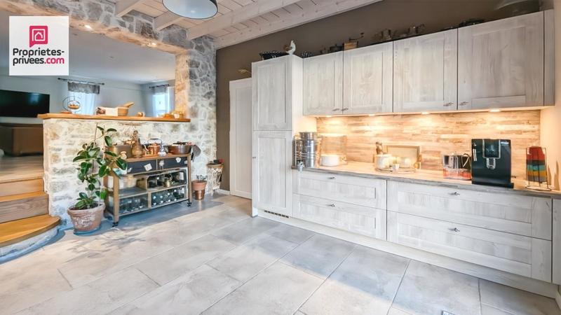 Maison - 180 m² - 5 pièces