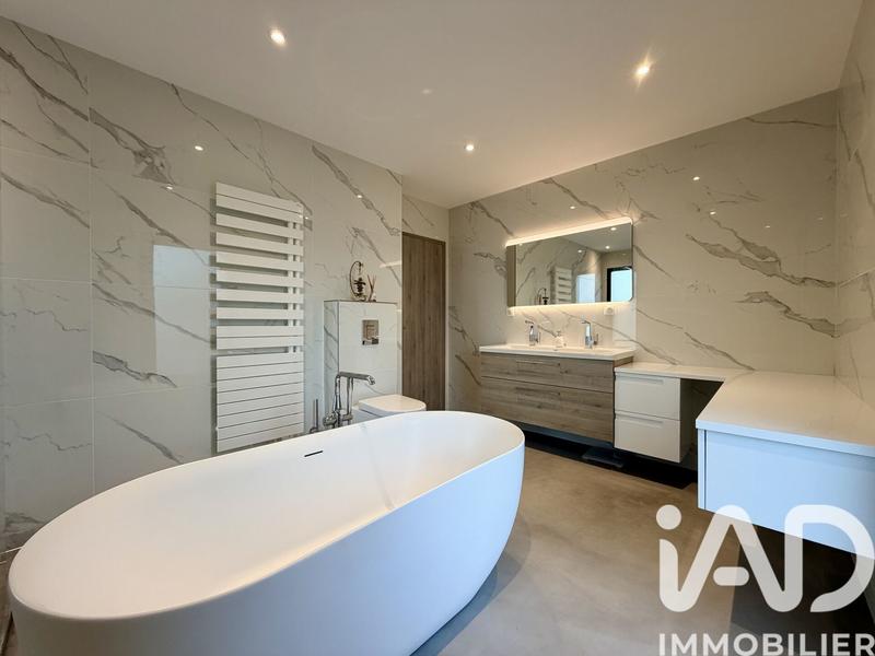 Maison - 177 m² - 6 pièces