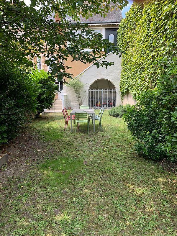 Appartement - 165 m² - 6 pièces