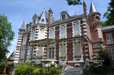 Château - 750 m² - 16 pièces