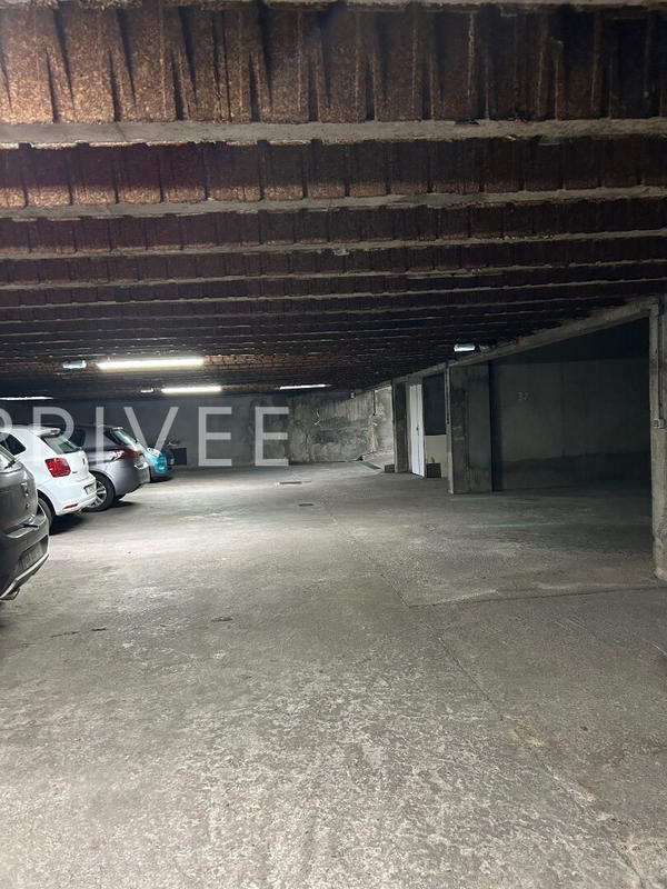 Parking - 13 m²