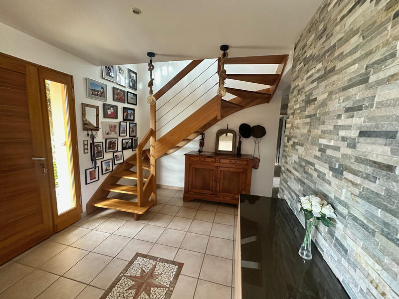 Maison - 205 m² - 6 pièces