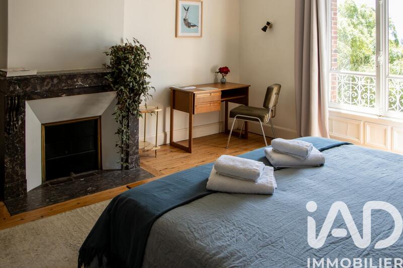 Maison - 357 m² - 14 pièces