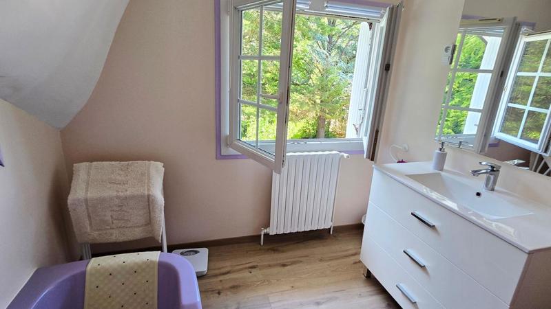 Maison - 168 m² - 9 pièces