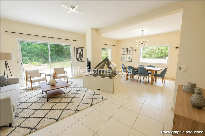 Maison - 224 m² - 8 pièces