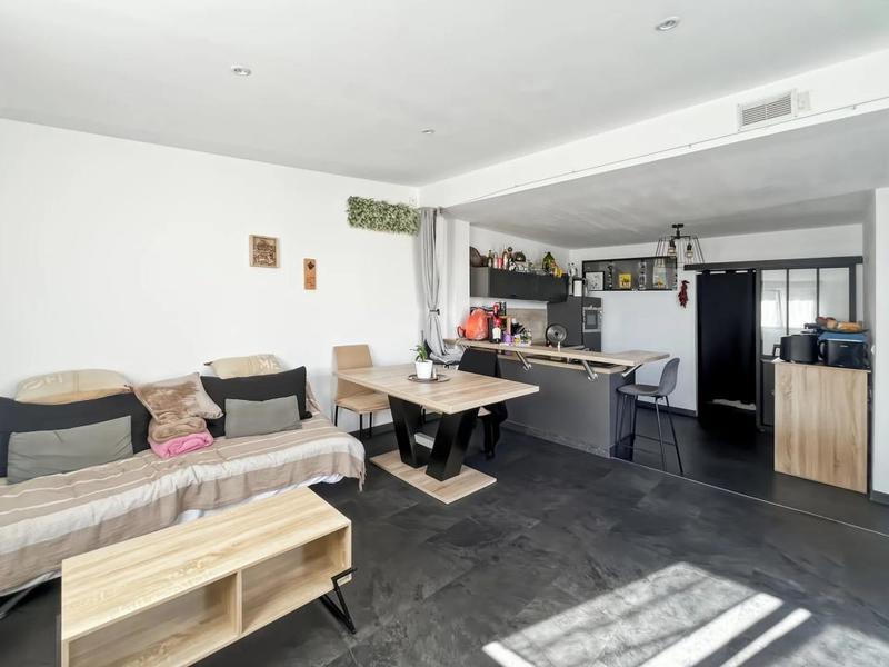 Appartement - 180 m² - 8 pièces