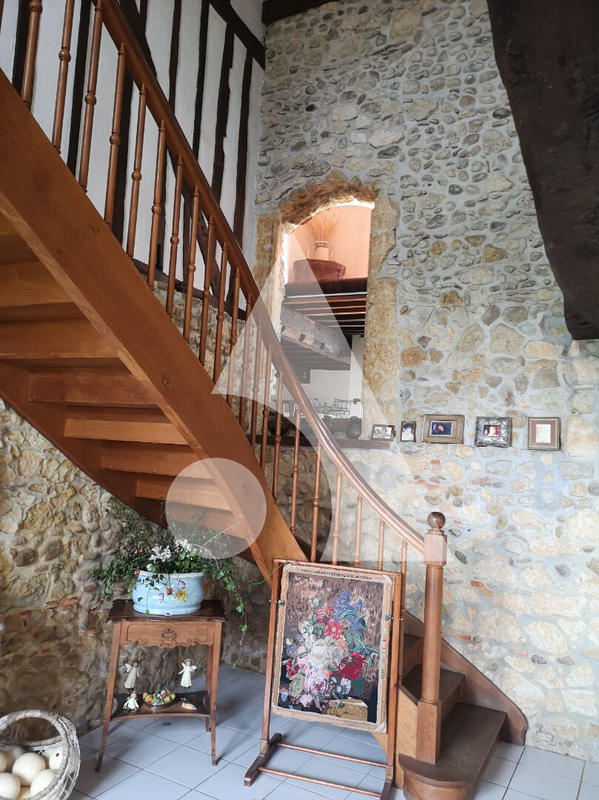 Maison - 260 m² - 7 pièces