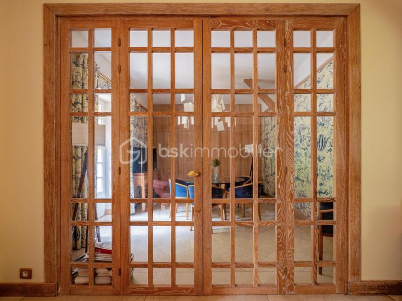 Demeure - 260 m² - 9 pièces