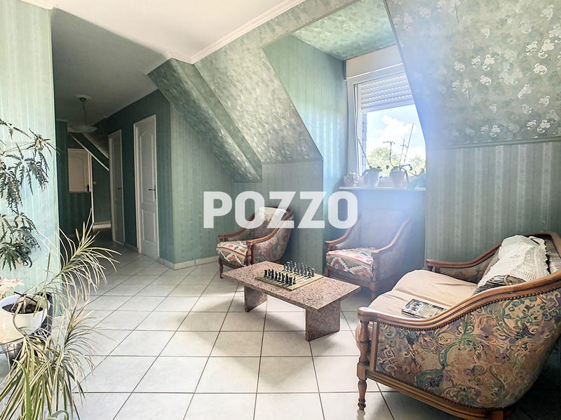 Maison - 244 m² - 8 pièces