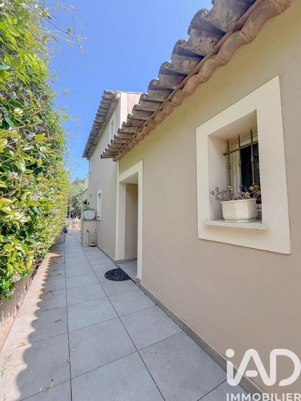 Maison - 245 m² - 9 pièces