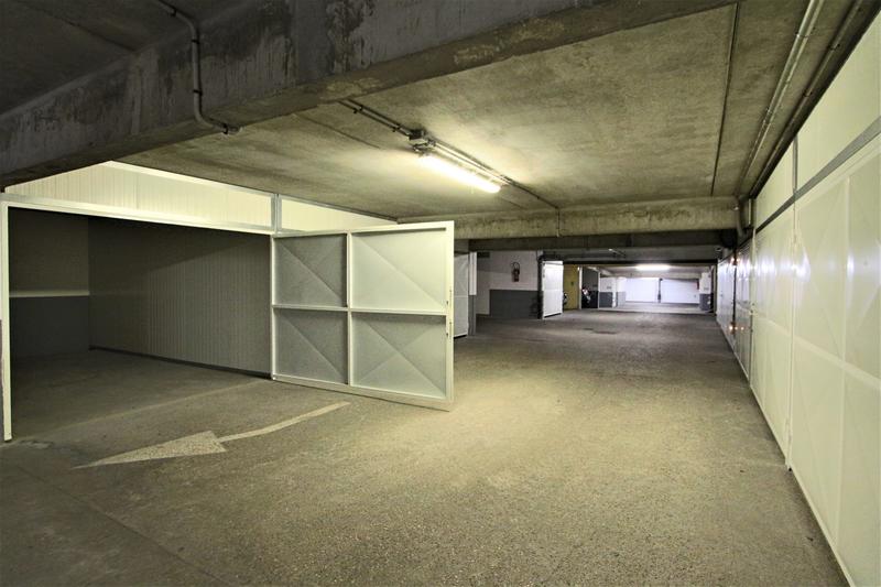 Parking / Garage - 13 m²
