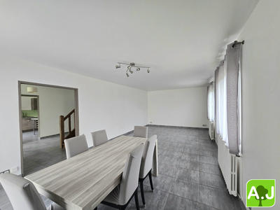 Maison traditionnelle - 125 m² - 6 pièces