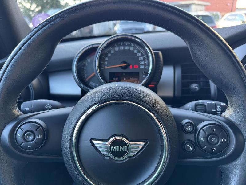 Mini Cooper 3ème génération 5 portes 1ère main Française Pack Chili