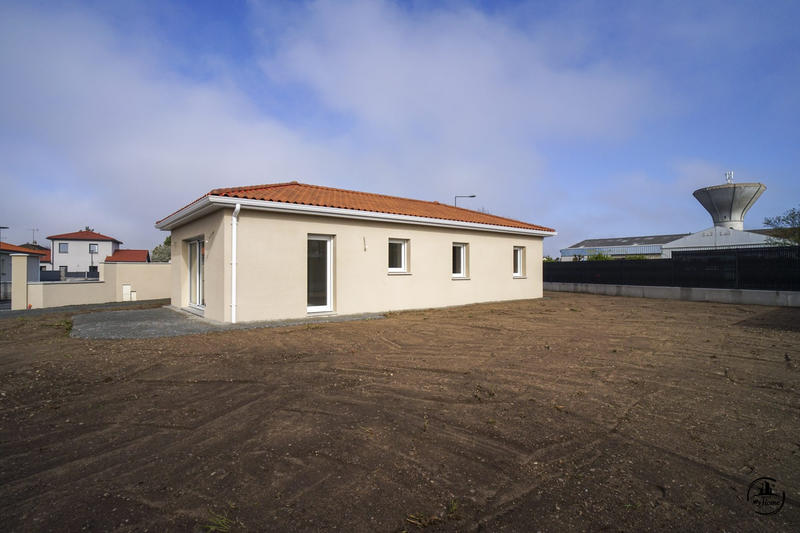 Maison - 90 m² - 5 pièces