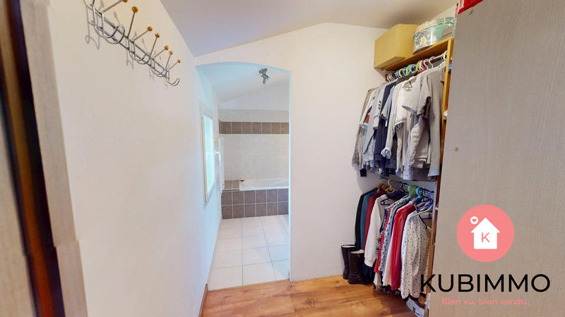 Maison traditionnelle - 175 m² - 8 pièces