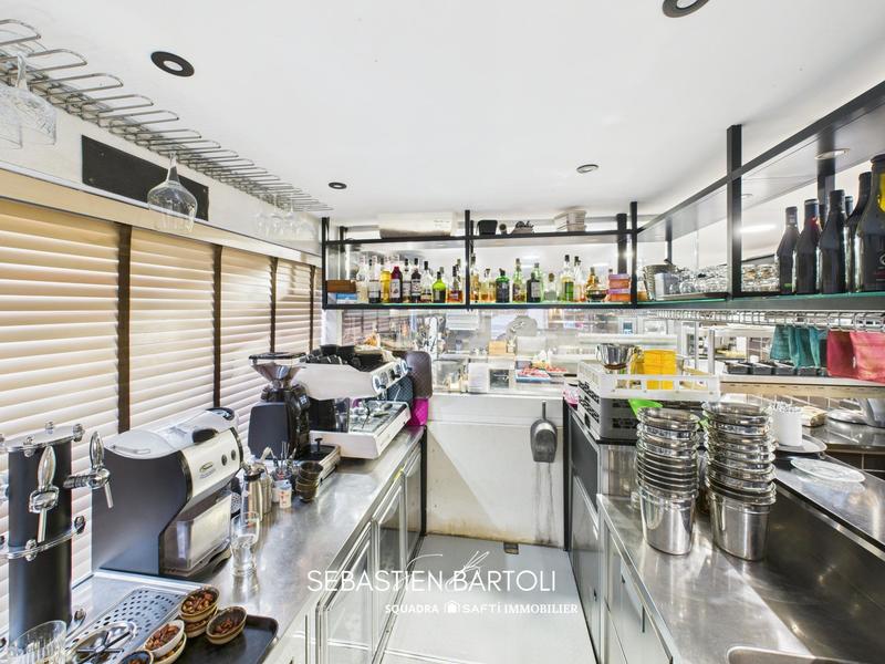 Local commercial - 219 m²