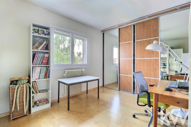 Maison - 241 m² - 8 pièces