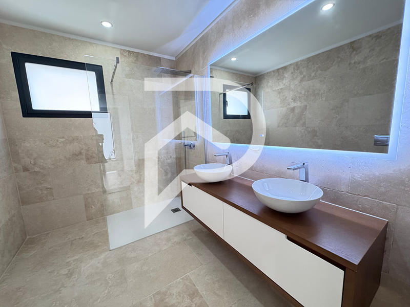 Maison - 183 m² - 6 pièces