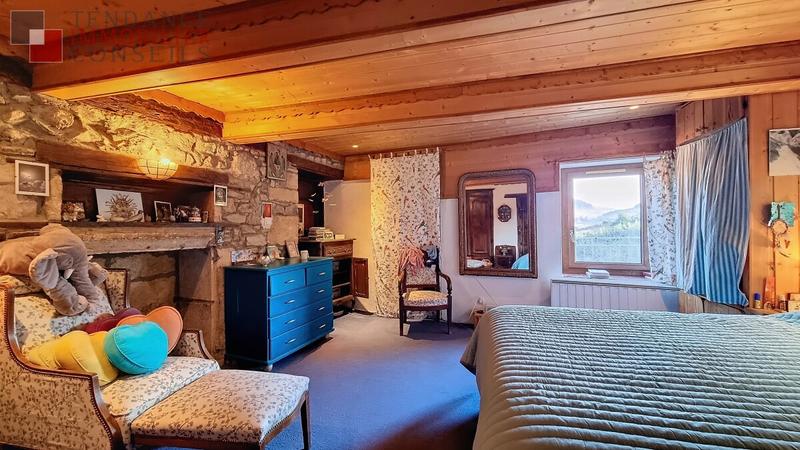 Propriété - 530 m² - 17 pièces