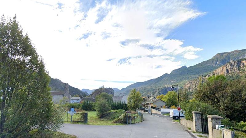 Terrain constructible - 666 m²