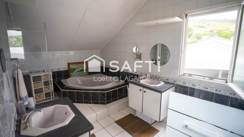 Maison - 176 m² - 6 pièces