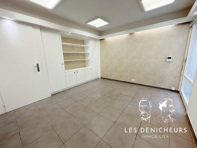 Bureau - 38 m² - 2 pièces