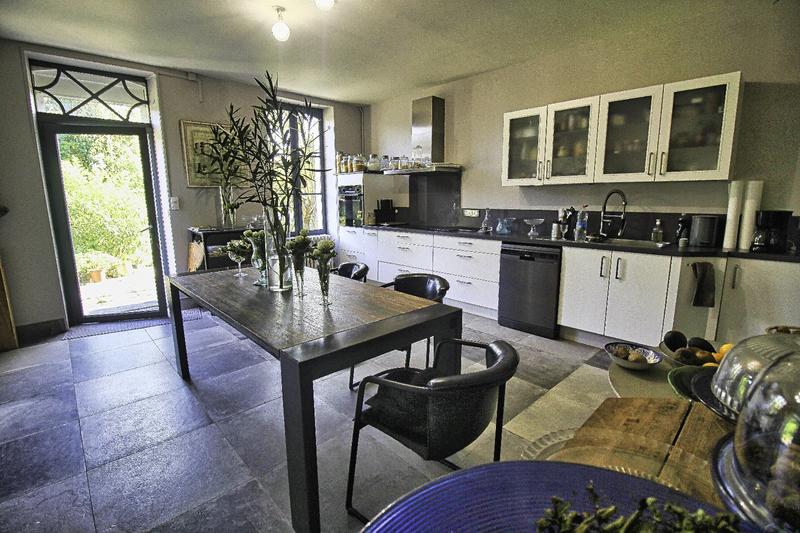 Maison - 291 m² - 15 pièces