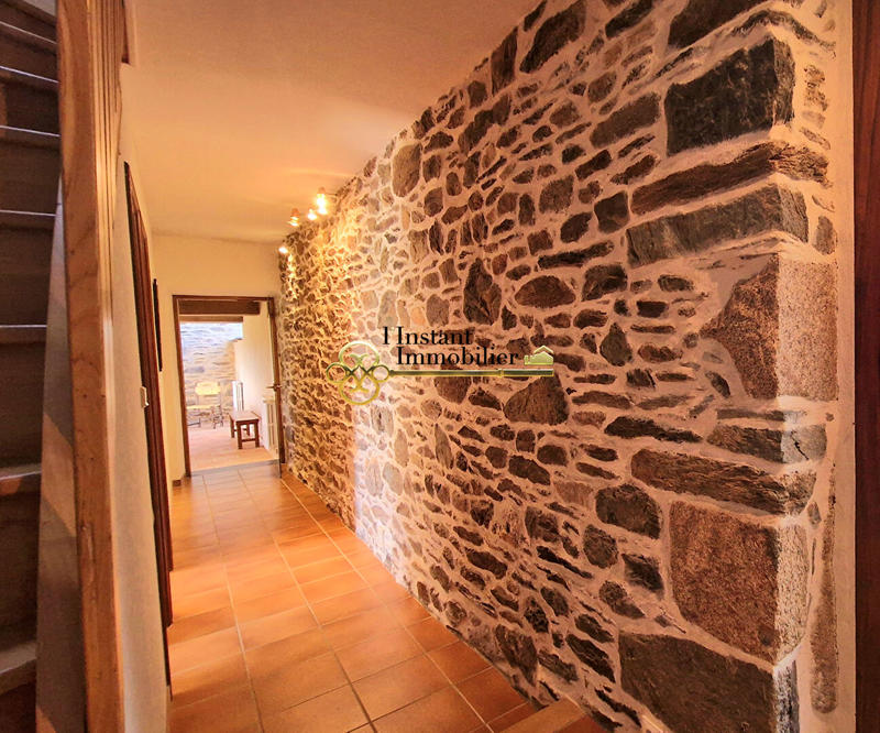 Demeure - 240 m² - 9 pièces