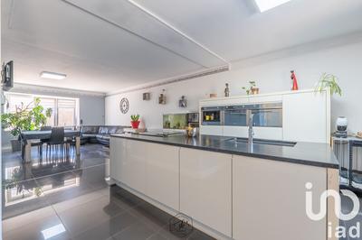 Maison - 340 m² - 13 pièces