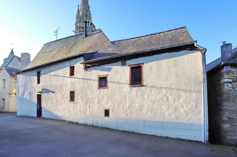 Maison - 324 m² - 8 pièces