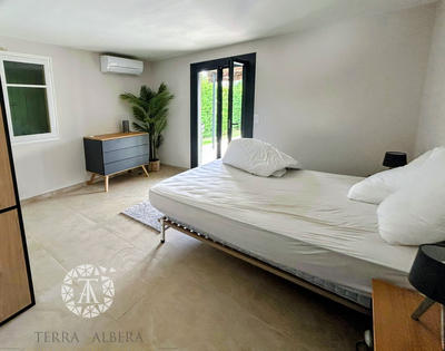 Villa - 235 m² - 8 pièces