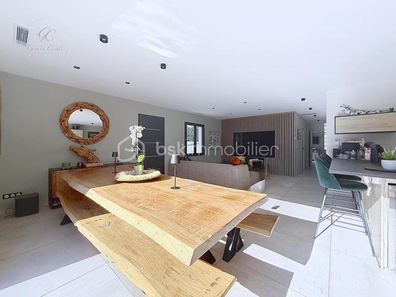 Maison - 101 m² - 4 pièces