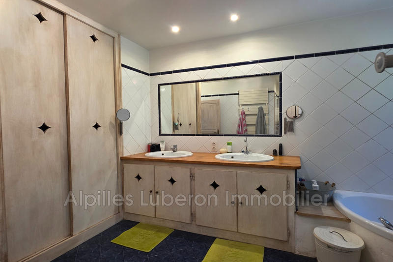 Maison - 250 m² - 5 pièces