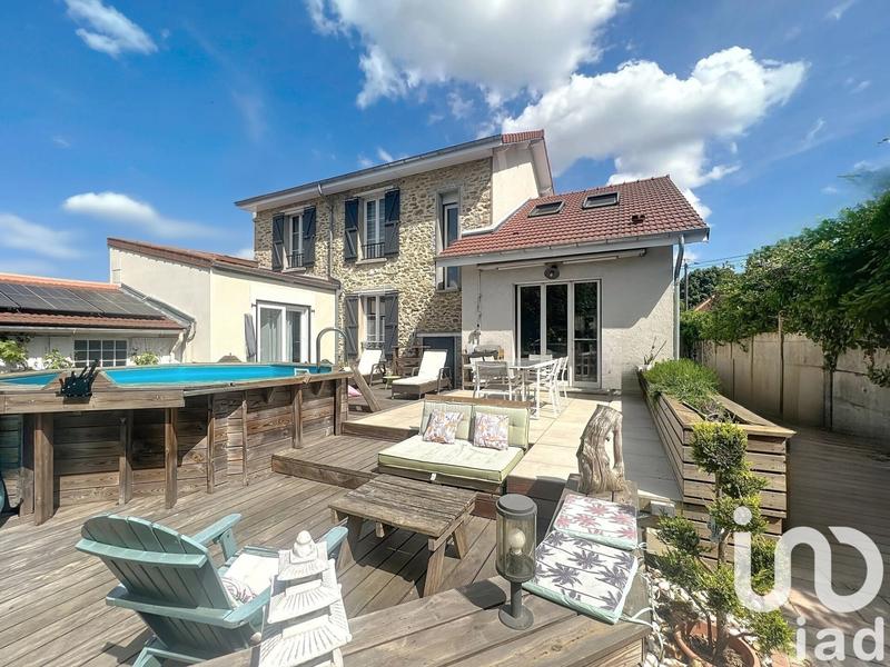 Maison - 180 m² - 7 pièces