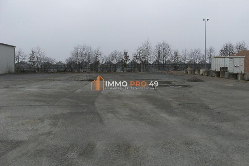 Terrain commercial - 7 000 m²