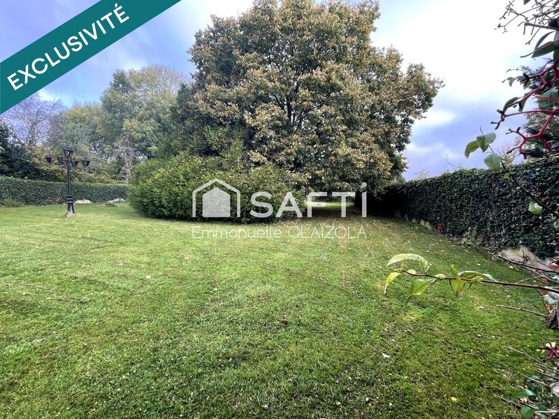 Maison - 235 m² - 9 pièces