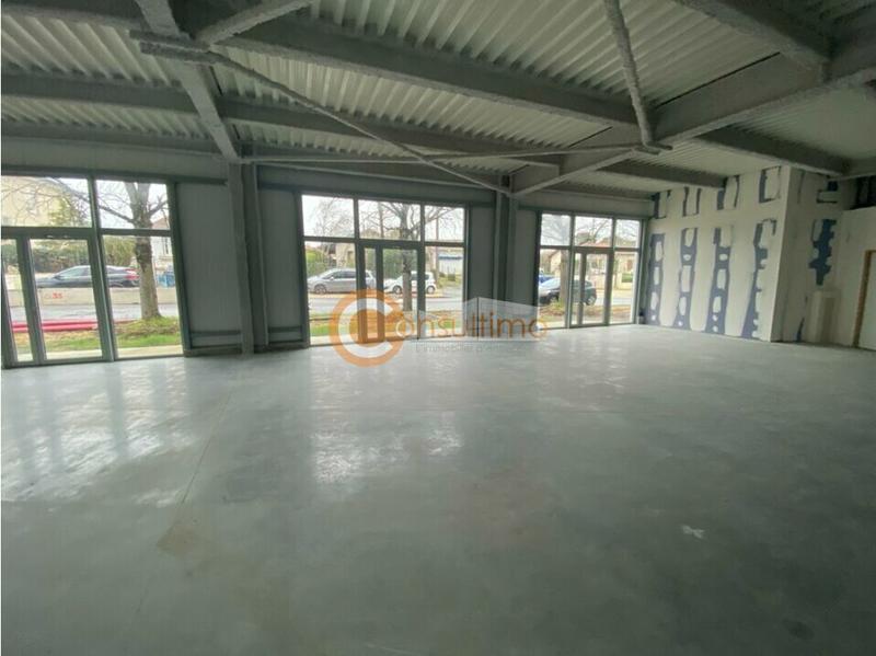 Local commercial - 104 m²